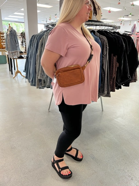 Lucky Finds Crossbody Bag D1129