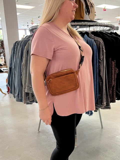 Lucky Finds Crossbody Bag D1129