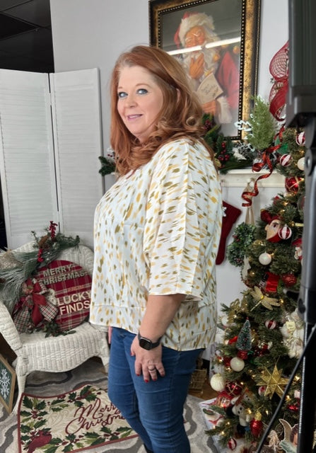 Casual & Comfy Curvy Top D1187