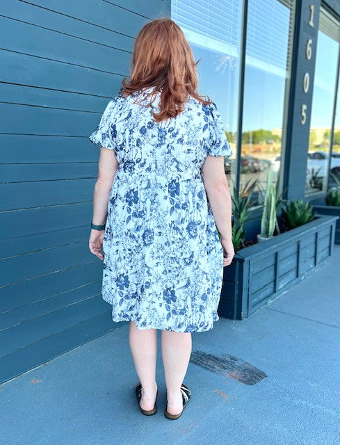 Dreamy Curvy Midi Dress D1519