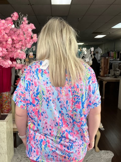 Weekend Ready Curvy Top D1025