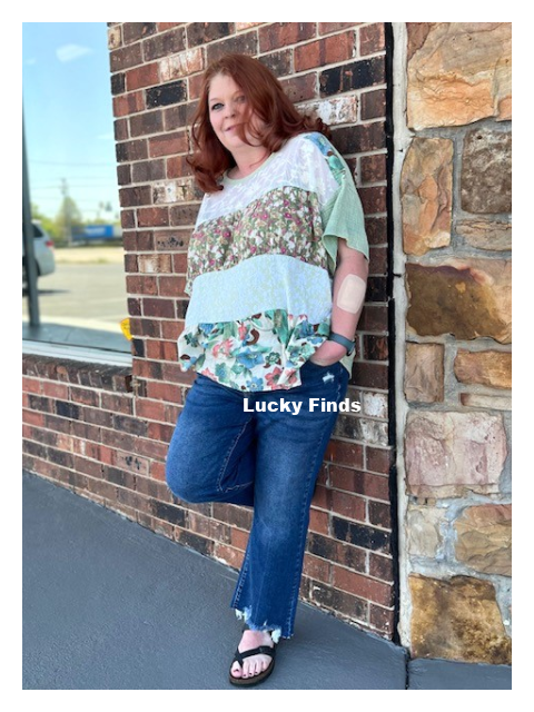 Easel Colorblock Tunic Top P285