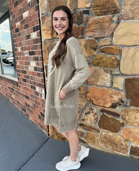 Happy Smiley Easel Dress P346