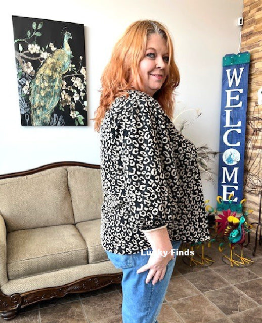 Wondrous Umgee Curvy Top P361
