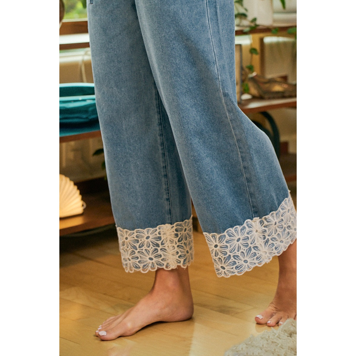 Flower Lace Trim Denim Pants P557