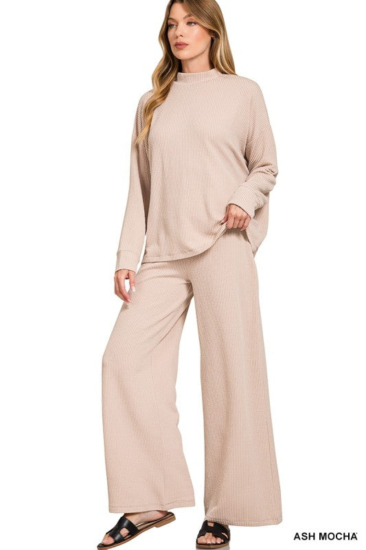 Showing Off New Pants Set Z784
