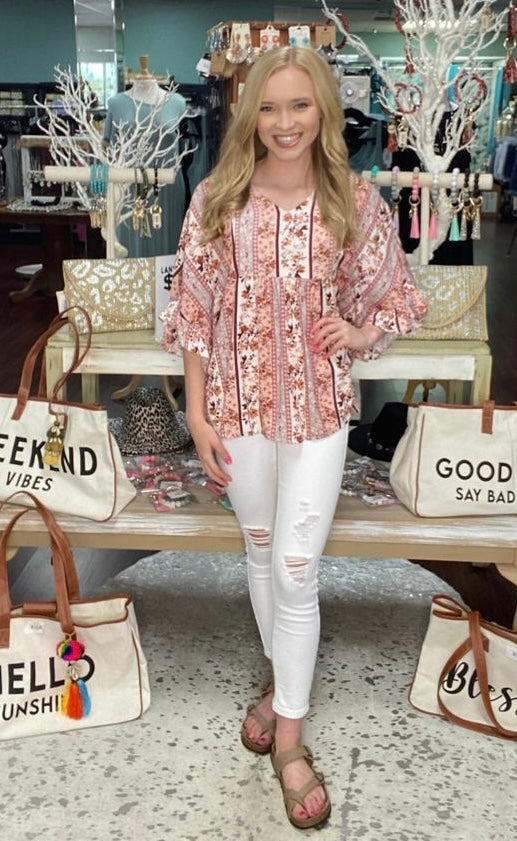 Fun & Flattering Top 7699
