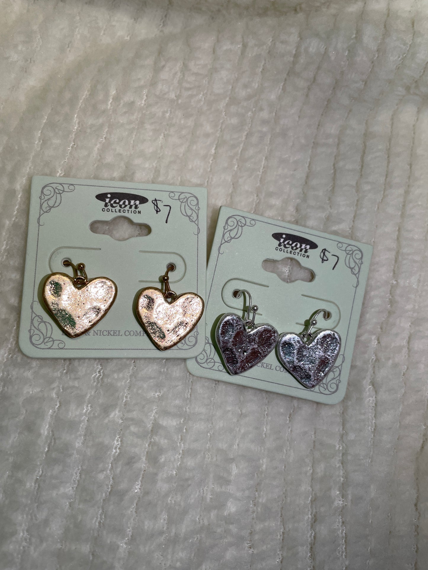 Jv444 Cupid’s heart earrings