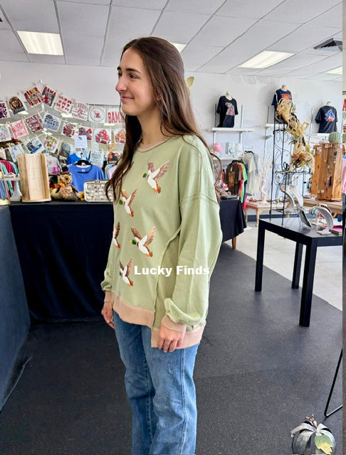 Sequined Mallard Duck Sweatshirt D1781