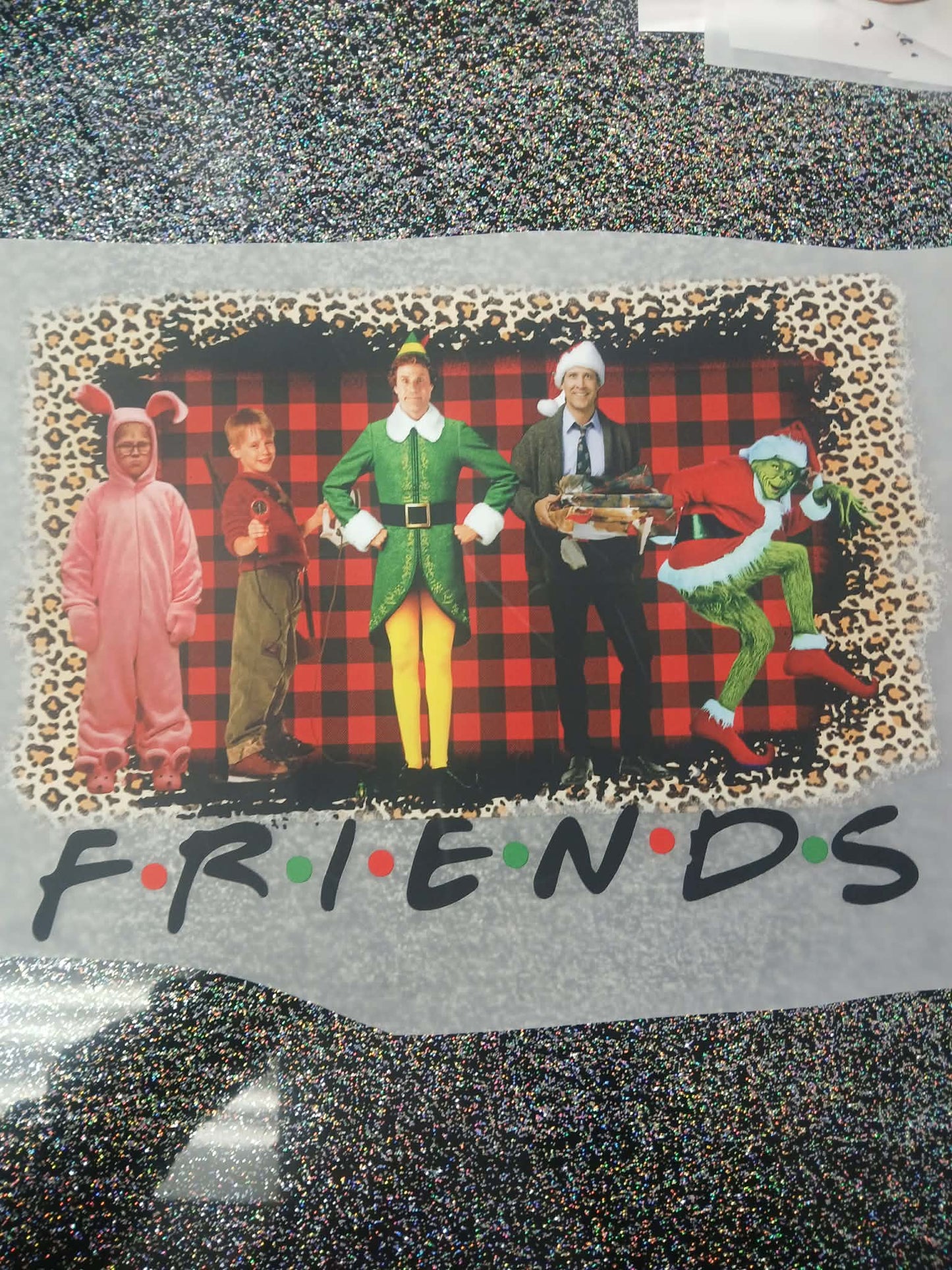 DT108 Friends Christmas