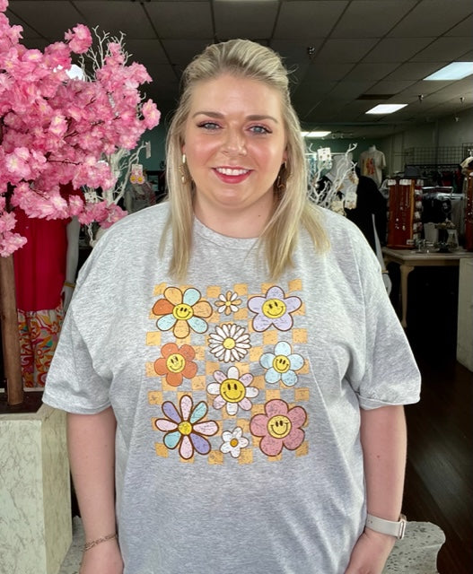 Smiling Daisy T Shirt CP209