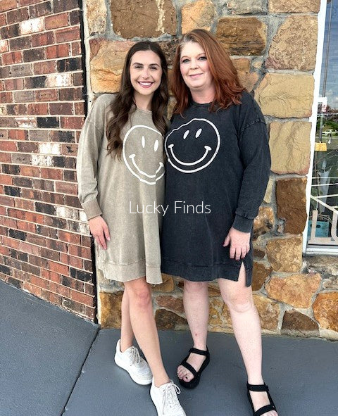 Happy Smiley Easel Dress P346