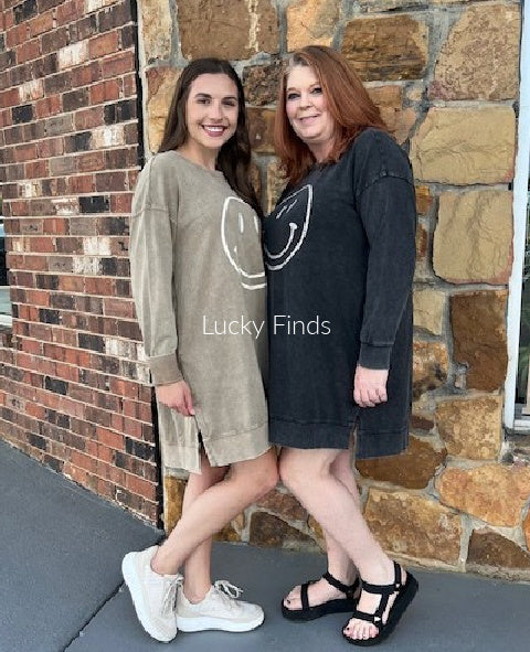 Happy Smiley Easel Dress P346
