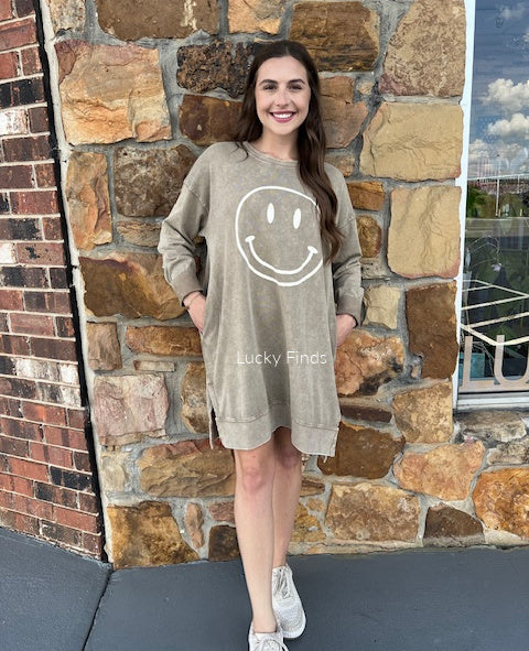 Happy Smiley Easel Dress P346