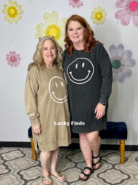 Happy Smiley Easel Dress P346