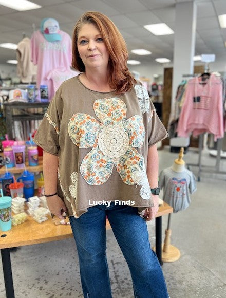 Bold Flower Patch Top P357