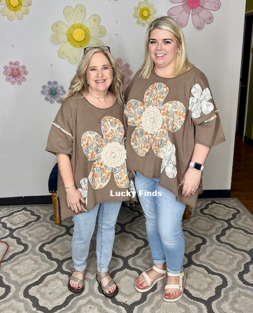 Bold Flower Patch Top P357