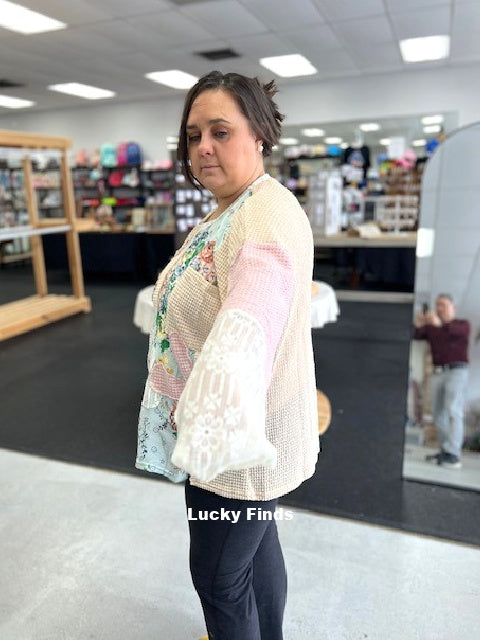 Lace & Floral Lover Top P387