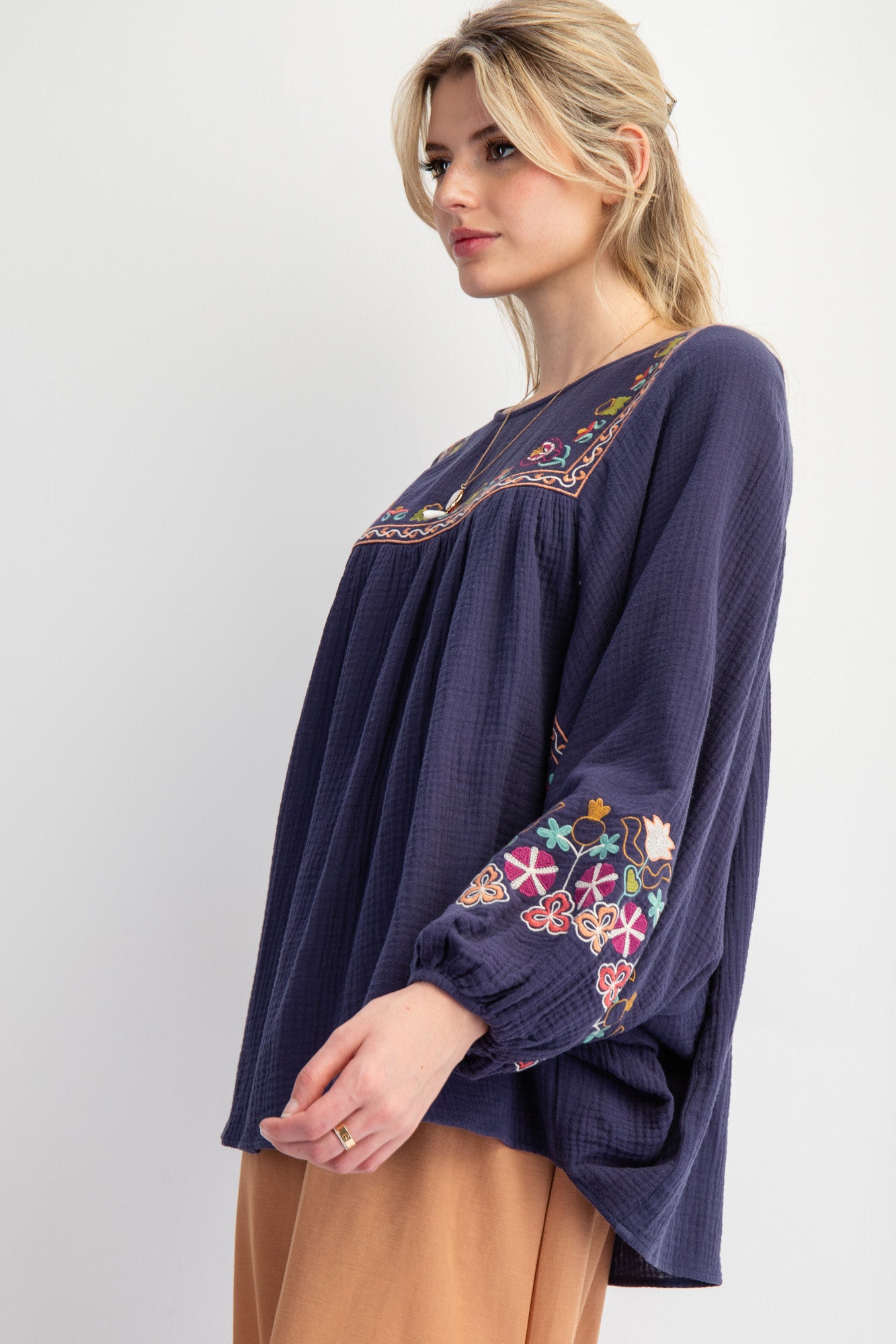 Flowy Easel Embroided Curvy Top P420