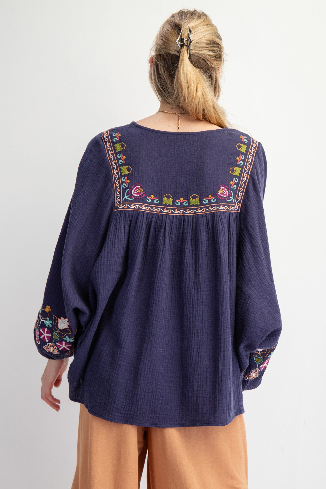 Flowy Easel Embroided Curvy Top P420