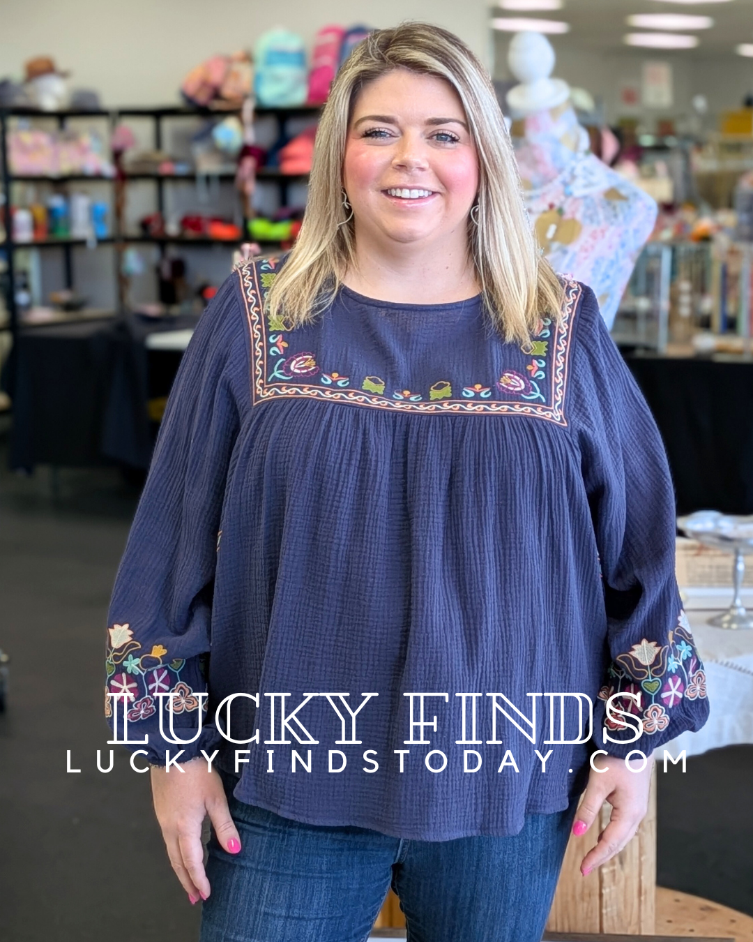 Flowy Easel Embroidered Curvy Top P420