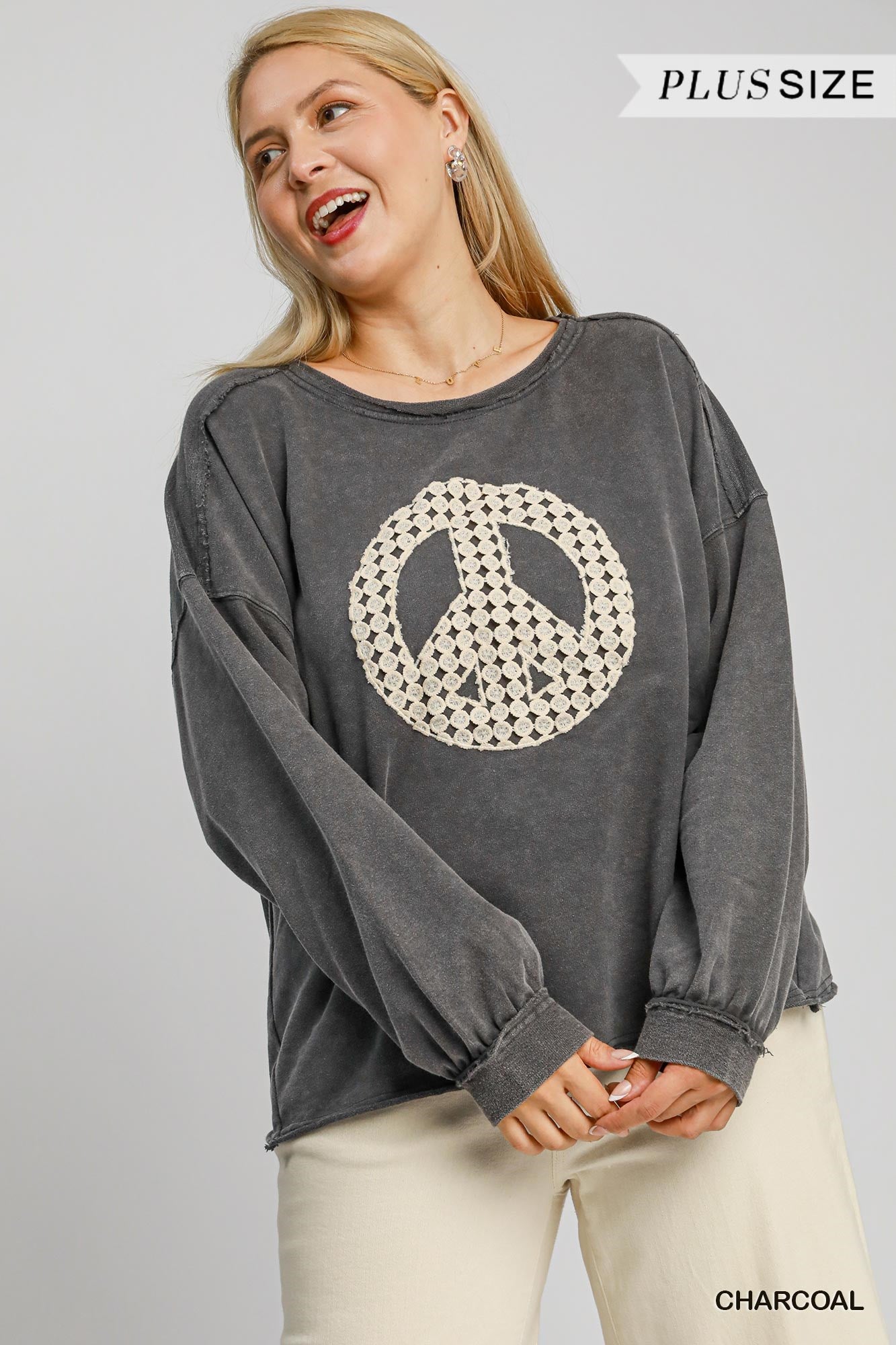 Umgee Curvy Peace Lace Top P425
