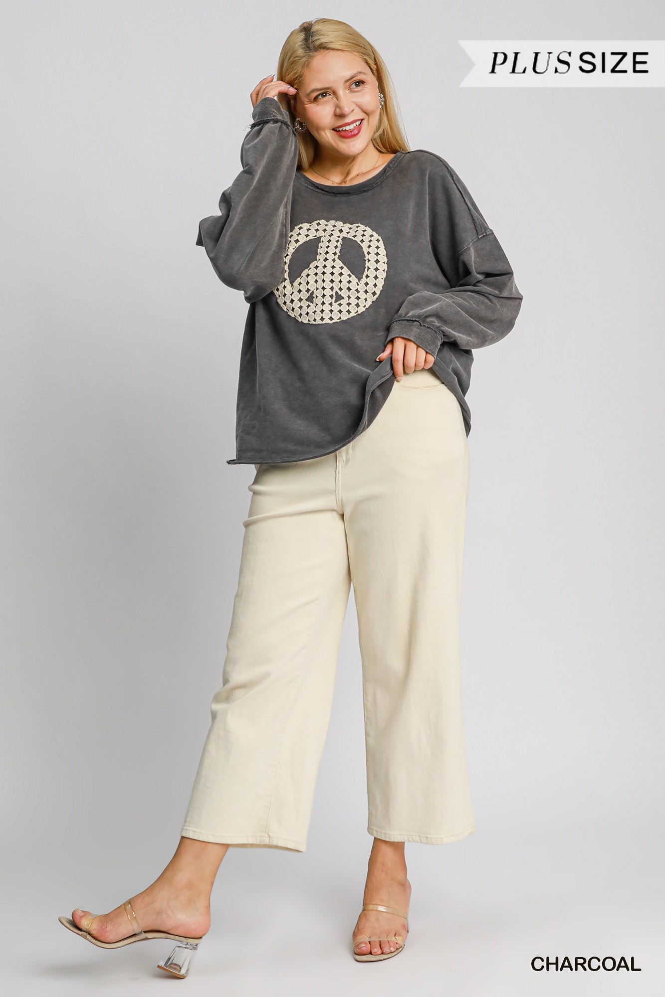 Umgee Curvy Peace Lace Top P425