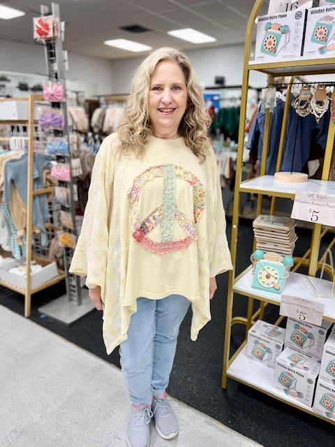 Vintage Easel Peace Patch Top P459