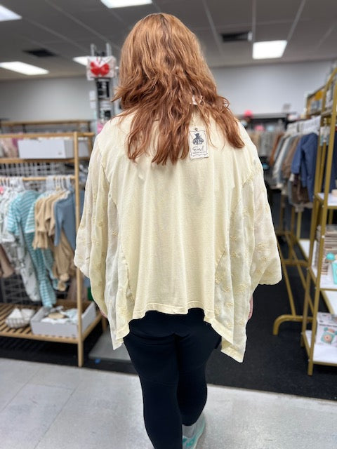 Vintage Easel Peace Patch Top P459