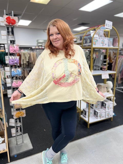 Vintage Easel Peace Patch Top P459