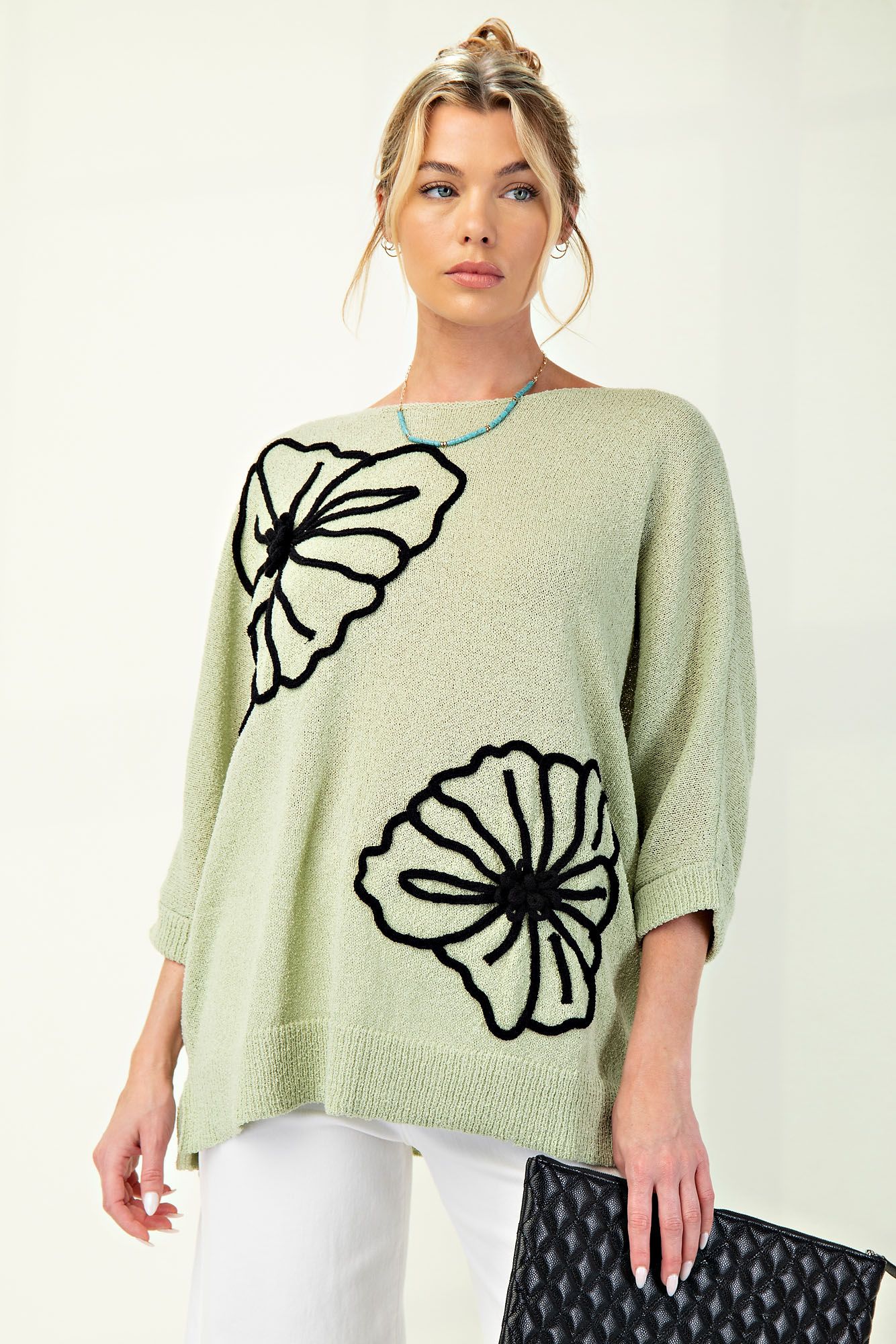 Easel Flower Patch Curvy Top P553