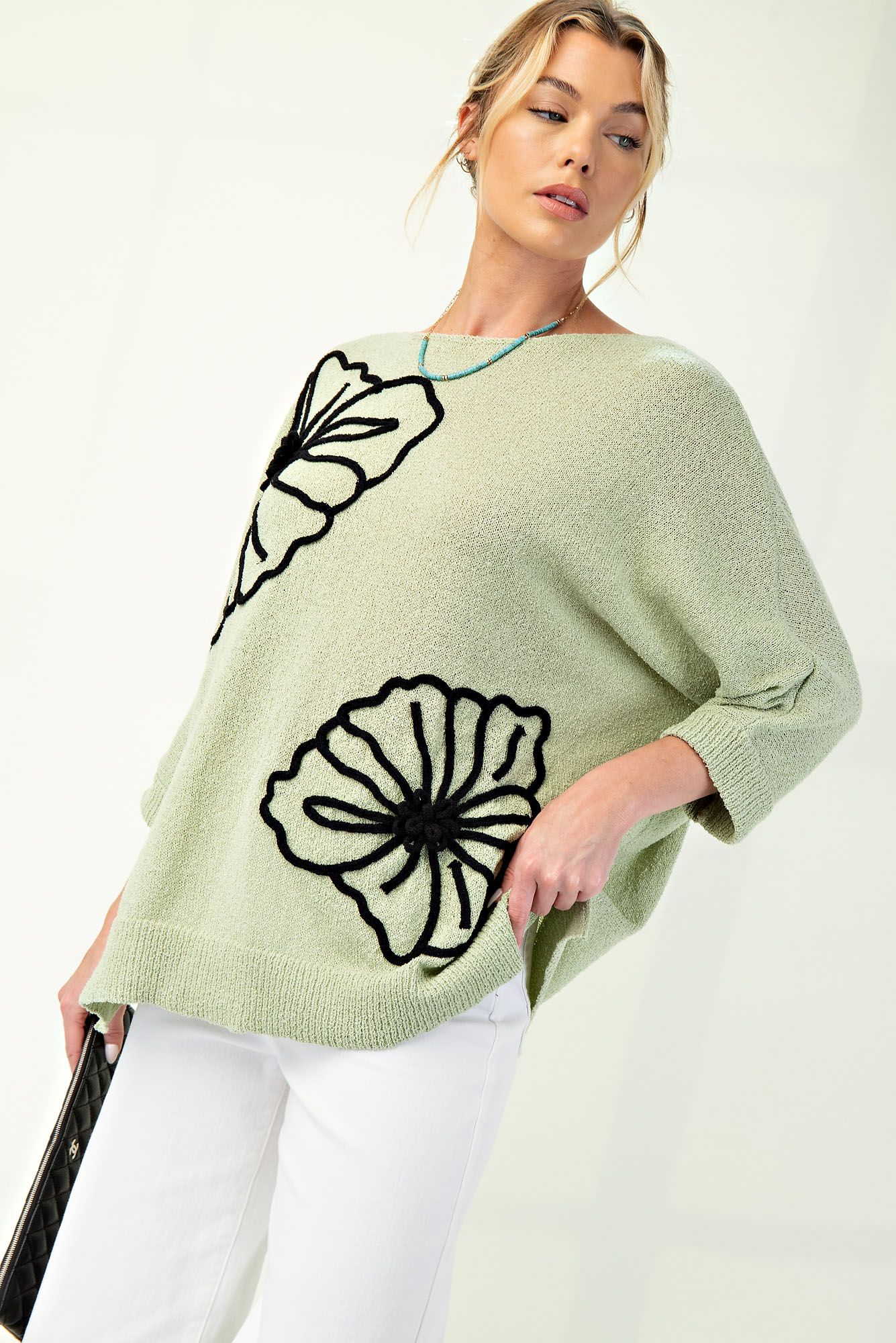 Easel Flower Patch Curvy Top P553