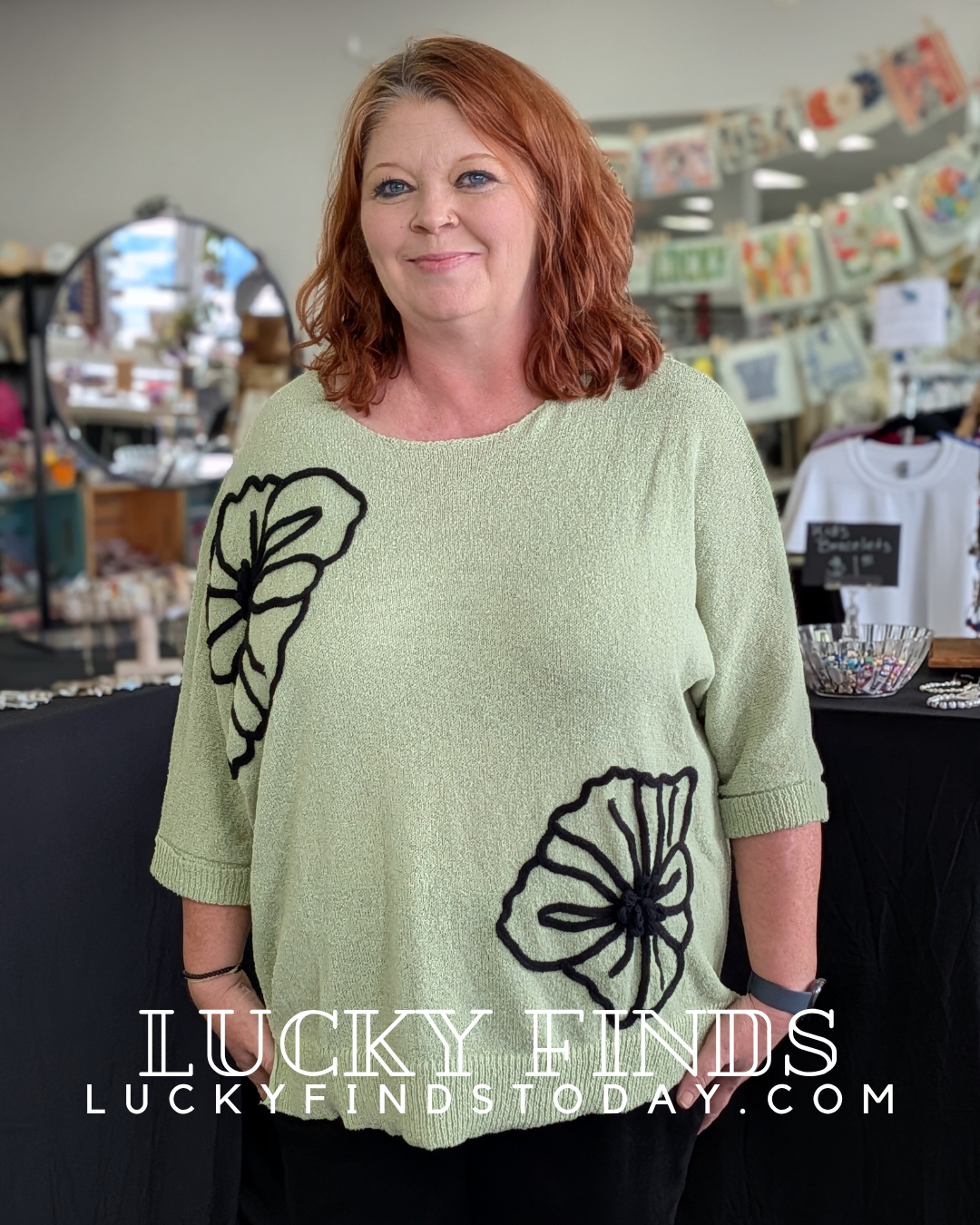 Easel Flower Patch Curvy Top P553