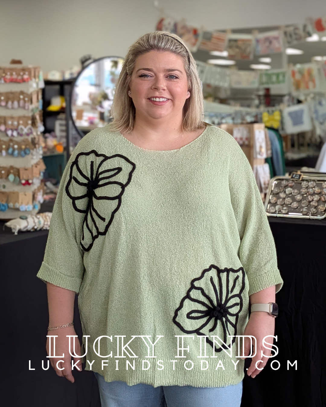 Easel Flower Patch Curvy Top P553