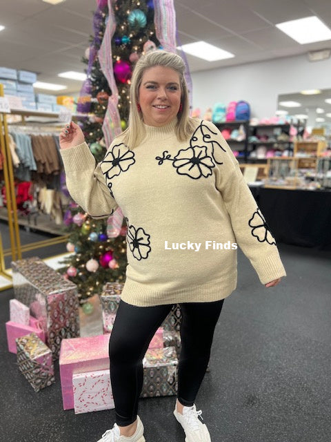 Flower Stitching Curvy Sweater W301