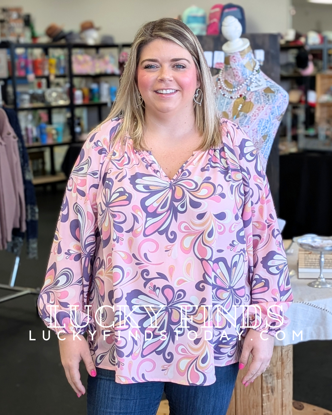 Sweet Curvy V-Neck Top W312