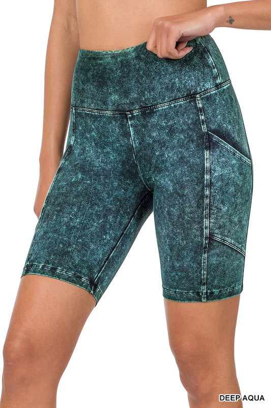 Strolling The Shore Shorts Z656